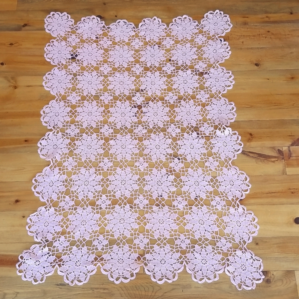 Vtg Crotchet Table Cloth Topper - Picture 2 of 7